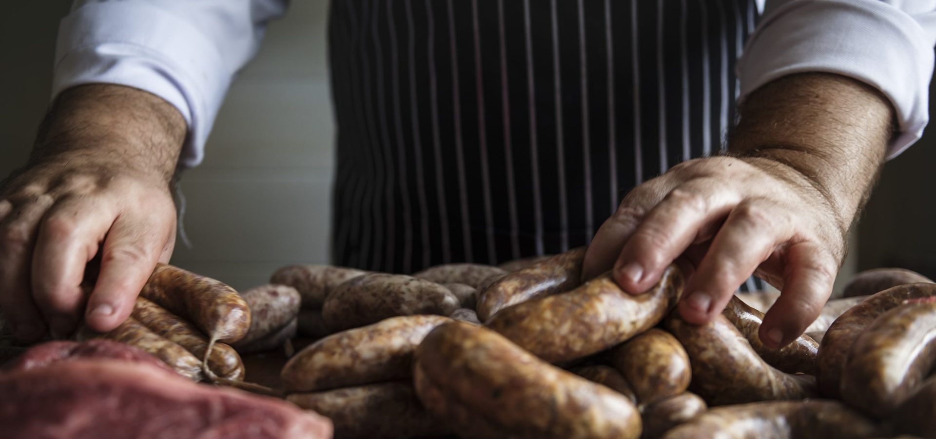a-chef-preparing-sausages-food-photography-recipe-2025-02-10-04-32-17-utc-min a-chef-preparing-sausages-food-photography-recipe-2025-02-10-04-32-17-utc-min